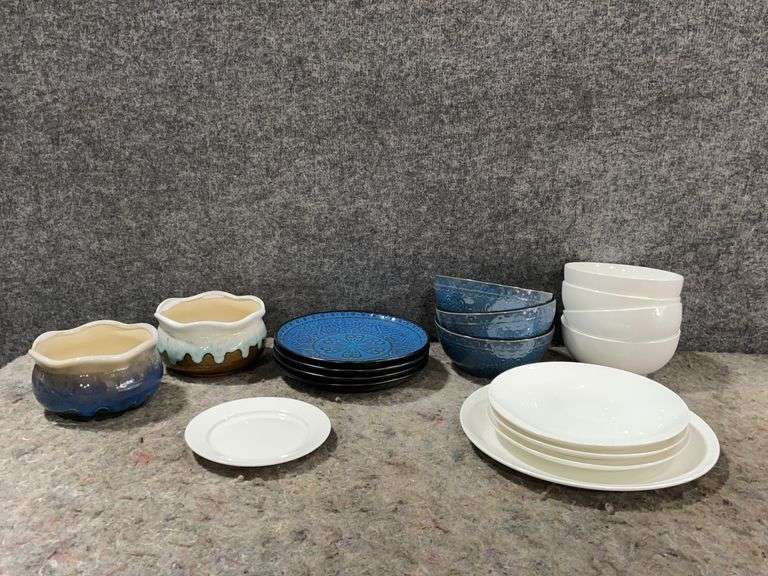 Quantity Of Kitchenware