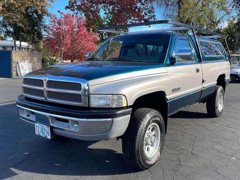 1994 Dodge 2500 Laramine SLT 4x4 diesel 5.9L with 199k miles