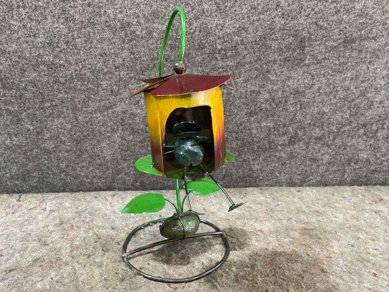 Metal Oudoor Flower With Frog