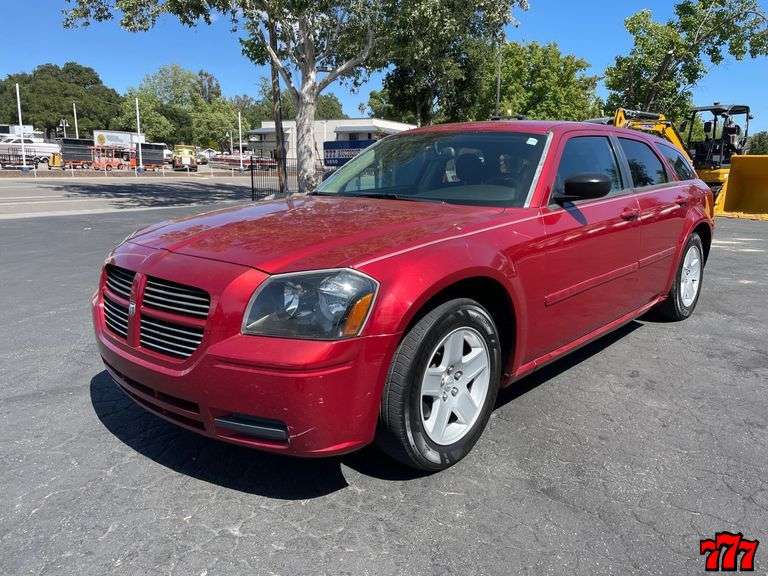 2005 Dodge Magnum SXT with 140k miles