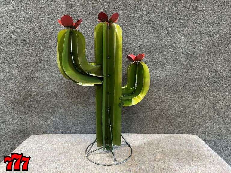 31” Tall Metal Cactus