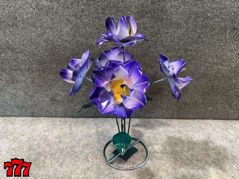 17” Tall Purple Metal Flower Stand