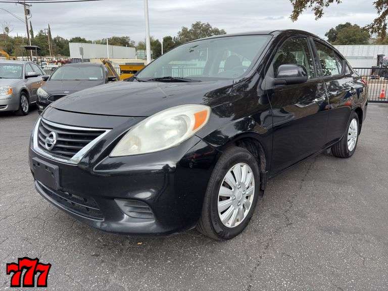 2014 Nissan Versa w/152K Miles