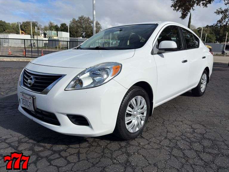 2014 Nissan Versa SV w/155K Miles