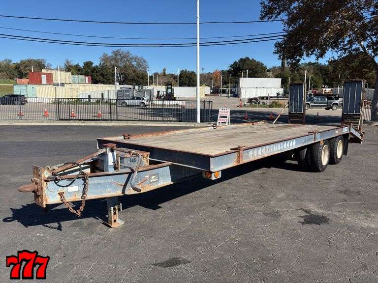 1993 Zieman 2650 28’ Equipment Trailer