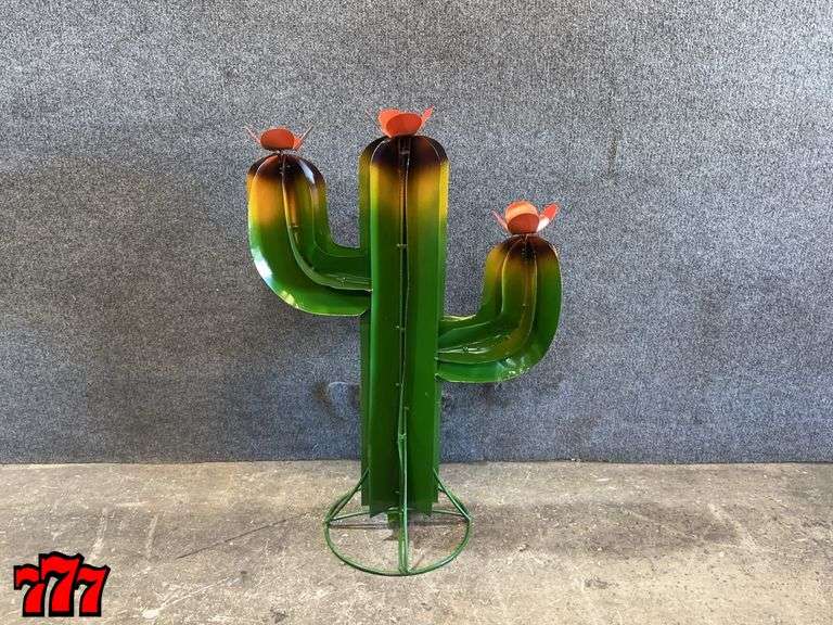 32” Tall Metal Cactus Stand