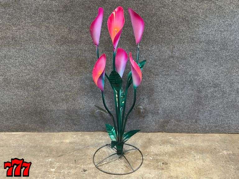 40” Tall Pink Metal Flower Stand