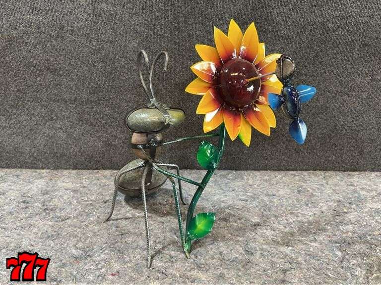 17” Tall Rock Ant Stand w/ Sunflower & Hummingbird