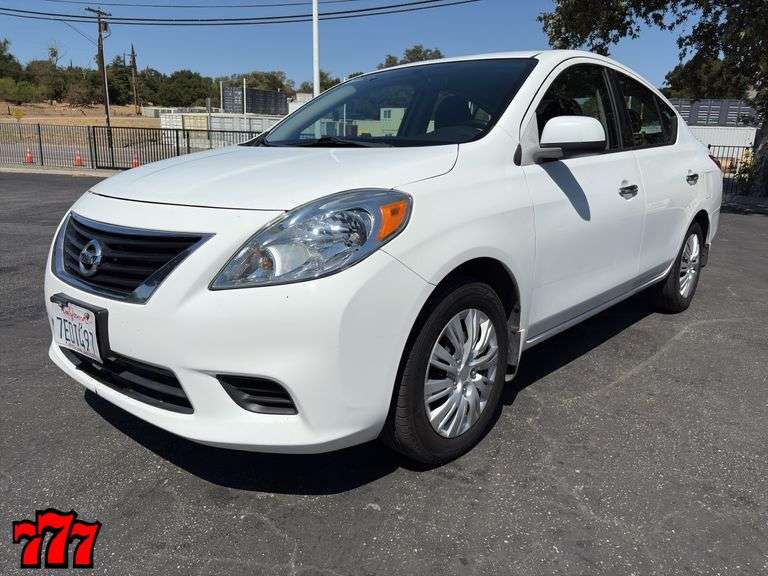 2014 Nissan Versa w/155K Miles