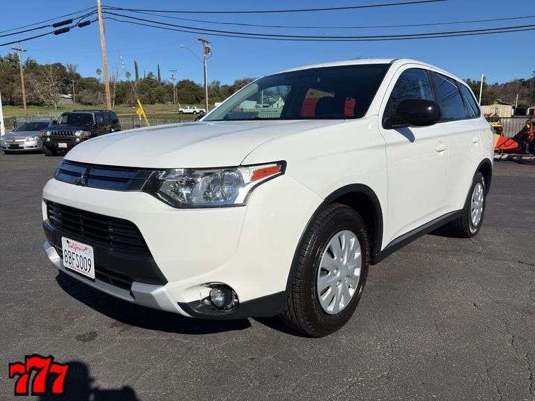 2015 Mitsubishi Outlander ES w/123K Miles