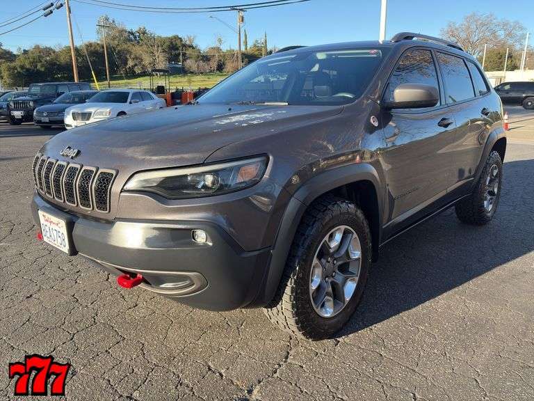 2019 Jeep Cherokee Trail Hawk 4x4 w/97K Miles