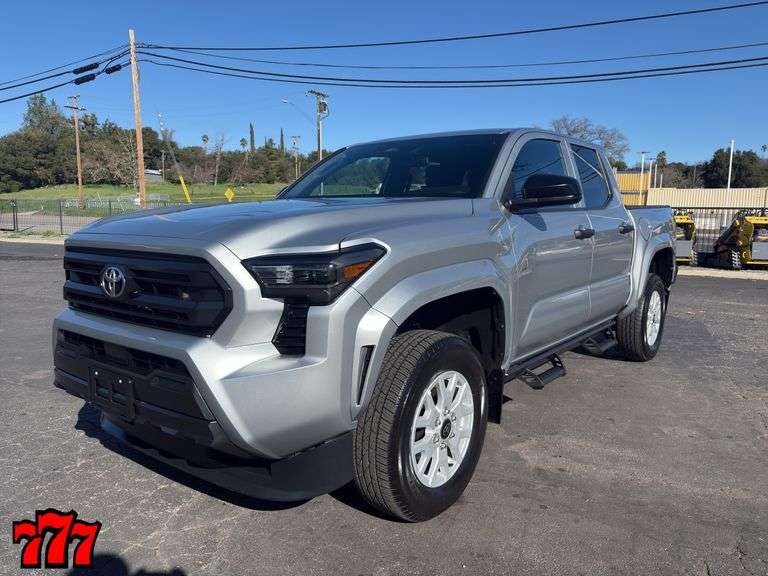 2024 Toyota Tacoma SR w/23K Miles