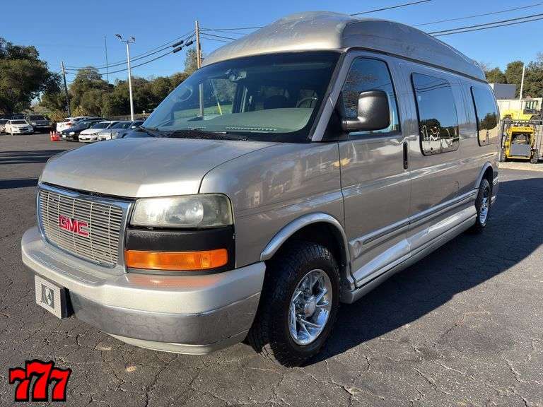 2004 GMC Savanna Explorer Limited SE Van w/272K Miles
