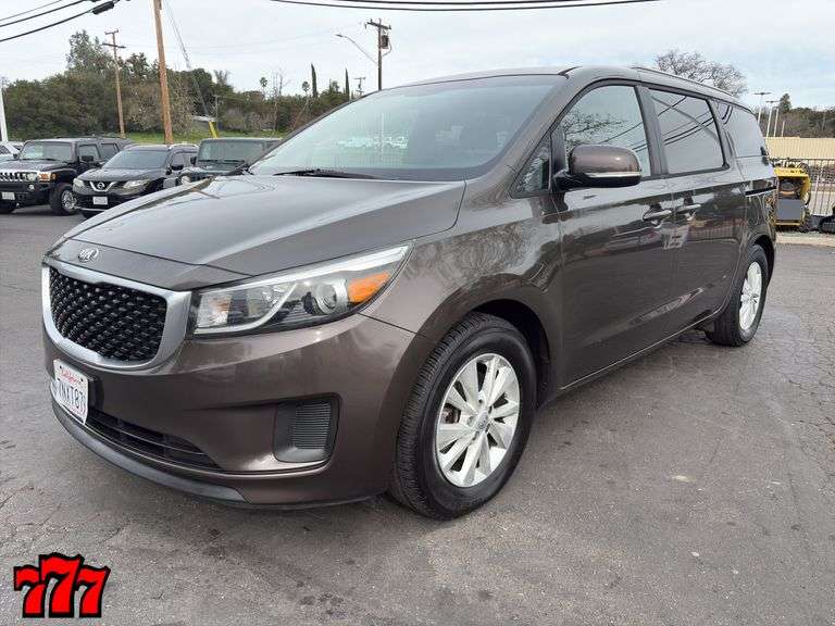 2016 Kia Sedona w/117k Miles