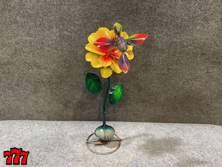 19” Tall Metal Yellow Flower Stand w/ Hummingbird