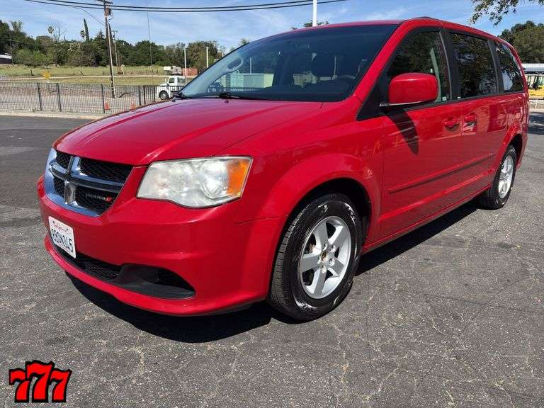 2013 Dodge Grand Caravan SXT w/168K Miles