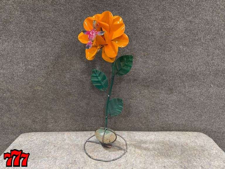 28” Tall Metal Flower Stand