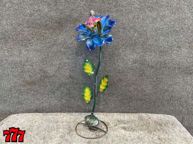 28” Tall Blue Metal Flower Stand w/ Hummingbird