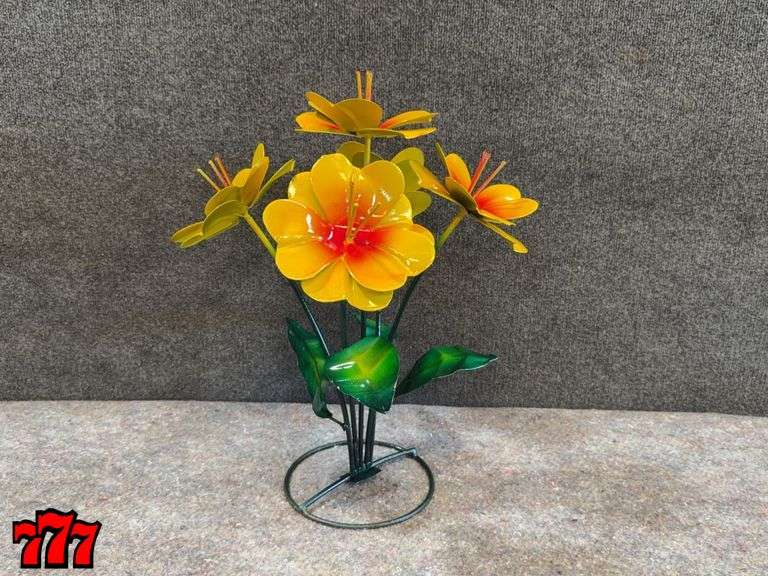 19” Tall Yellow Metal Flower Stand