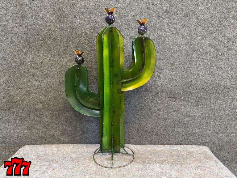 33” Tall Metal Cactus Stand