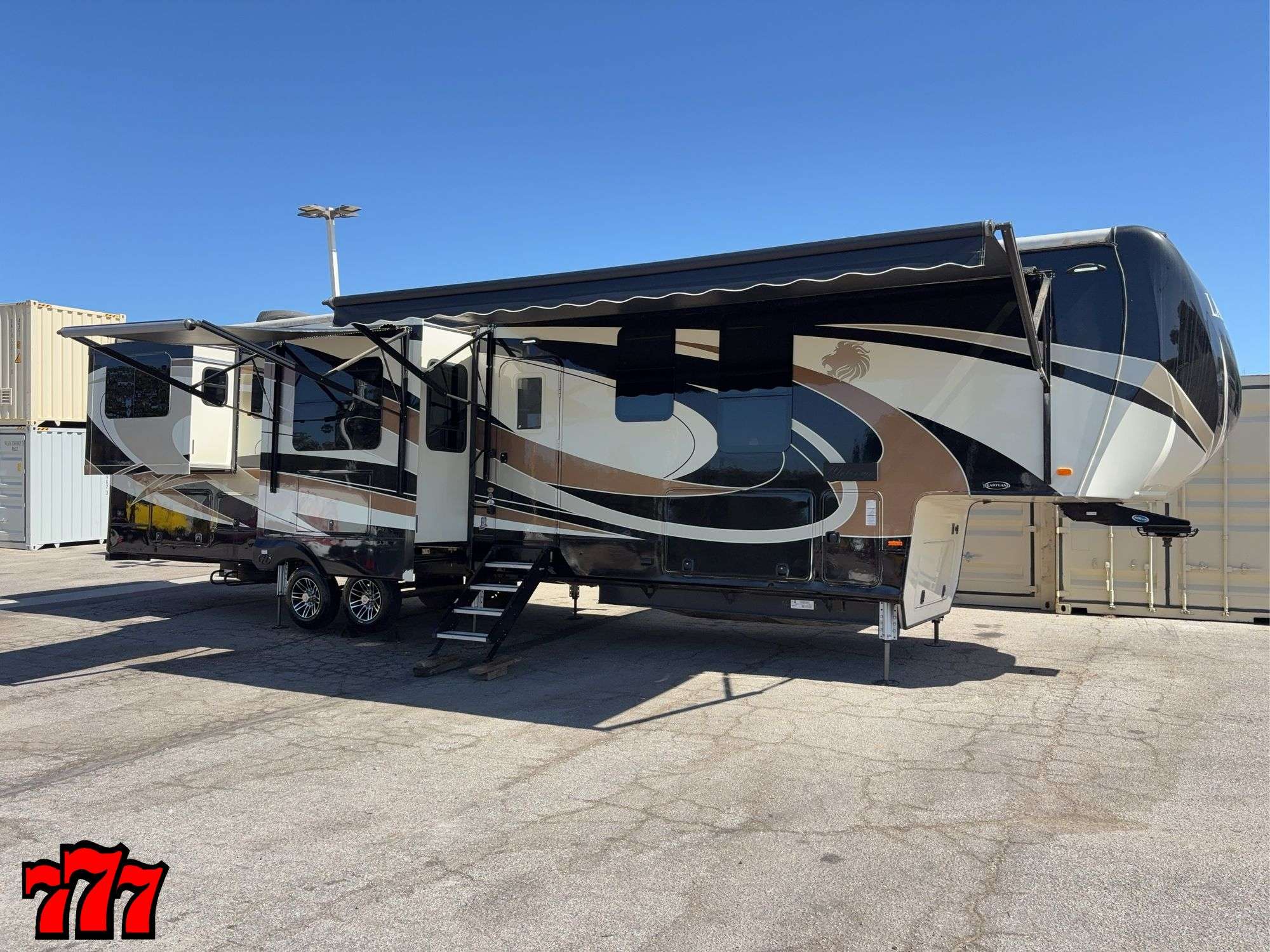 2018 Landmark Phoenix Luxury Fifth Wheel 41'