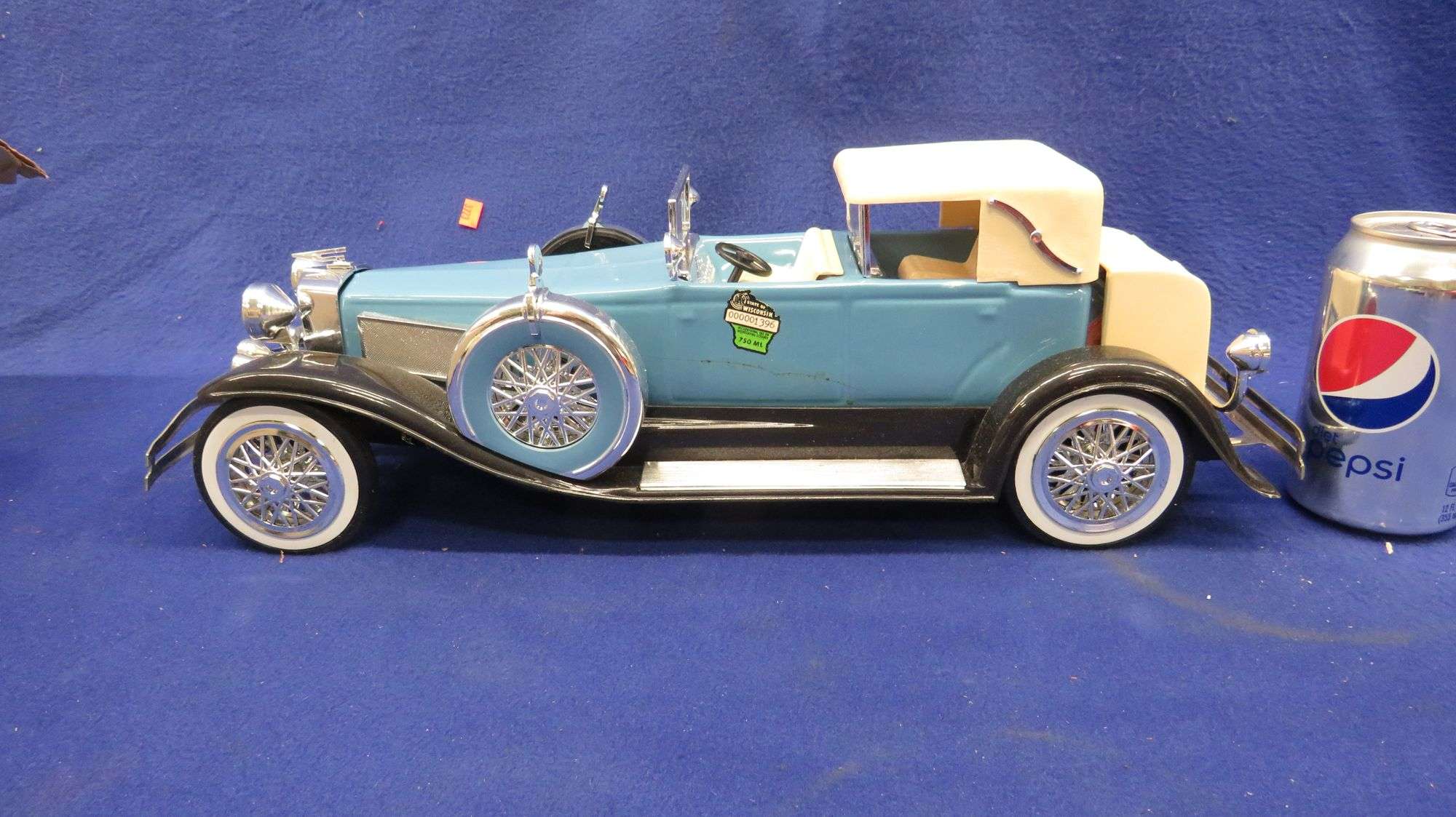 1934 Duesenberg Model J Jim Beam decanter in original box - AAA