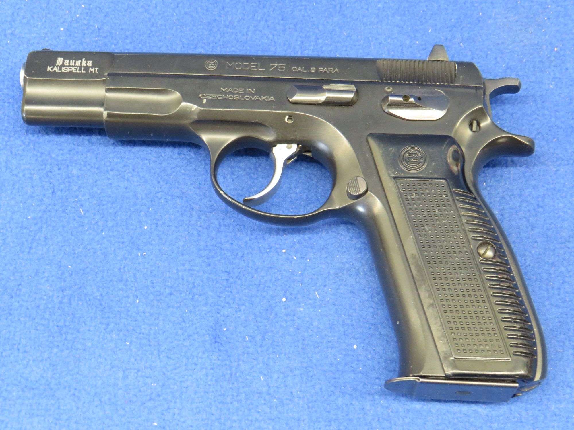 CZECHOSLOVAKIA製　75 cal.9 para パックマイヤー CZ Model 75 9 Para semi-automatic pistol and magazine. SN 130309