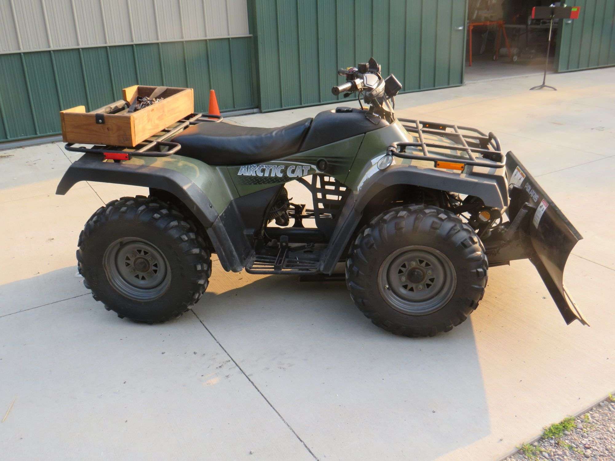 CAT―300 2002 Artic Cat 300 Four-Wheeler - AAA Auction and Realty