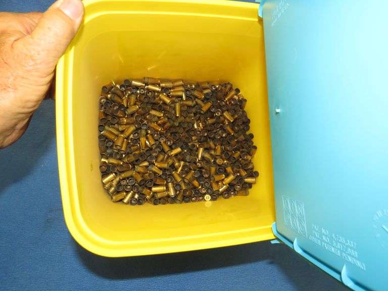 About 19 pounds of reloading brass that appears to be mostly 40 S&W