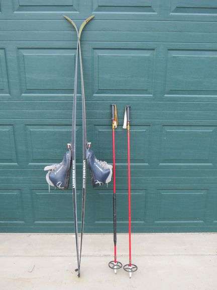 Landsem waxless cross-country skis with Finmark 10.5 boots and poles