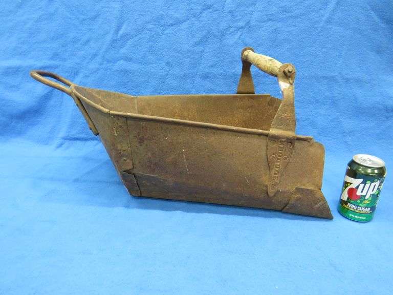 Primitive Hercules grain scoop