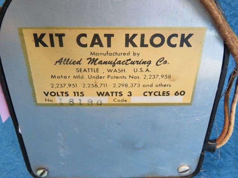 Vintage working  Bakelite  Kit Cat Klock with glow in the dark eyes.  Eyes move back and forth.  No 