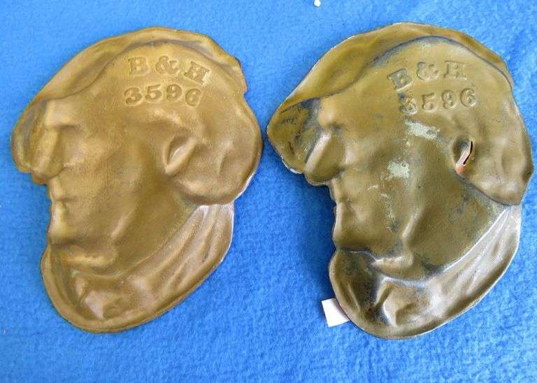 Cast iron ashtray or card tray by Bradley and Hubbard of Henry VIII King of England.  #3596.