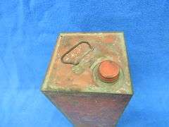 Antique tin container for oil from the National Oil & Grease Co. in Minneapolis