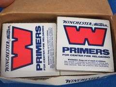 700 Winchester Western Small Pistol primers and 20 380 Auto unprimed pistol cases in a vintage box