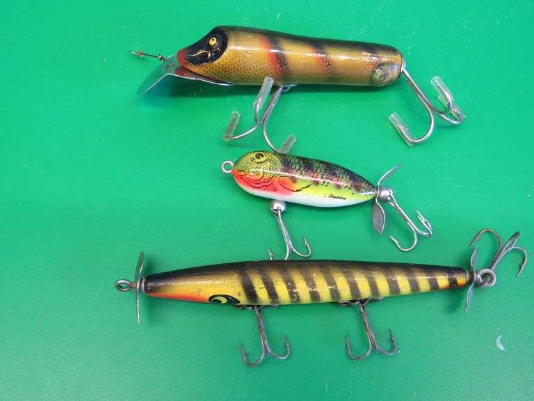 Vintage South Bend wooden 3 1/8" Baby Pike-Oreno  with tack eyes, Smithwick Devils Horse, and a Hedd