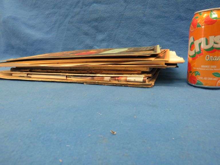 Large amount of collectible ephemera: