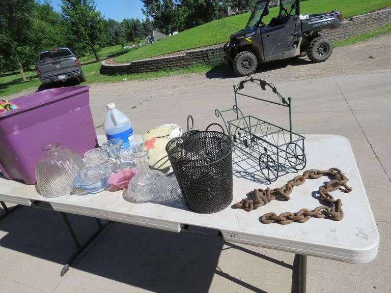 Garage sale starter kit and tote