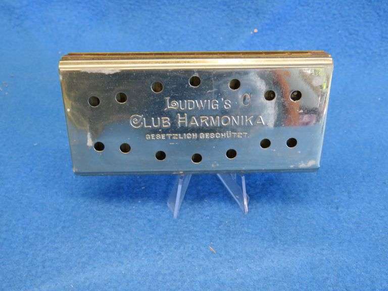 Gebr. Ludwig's Knittlingor Octav double-sided tremolo harmonica in the key of C. Sounds great.