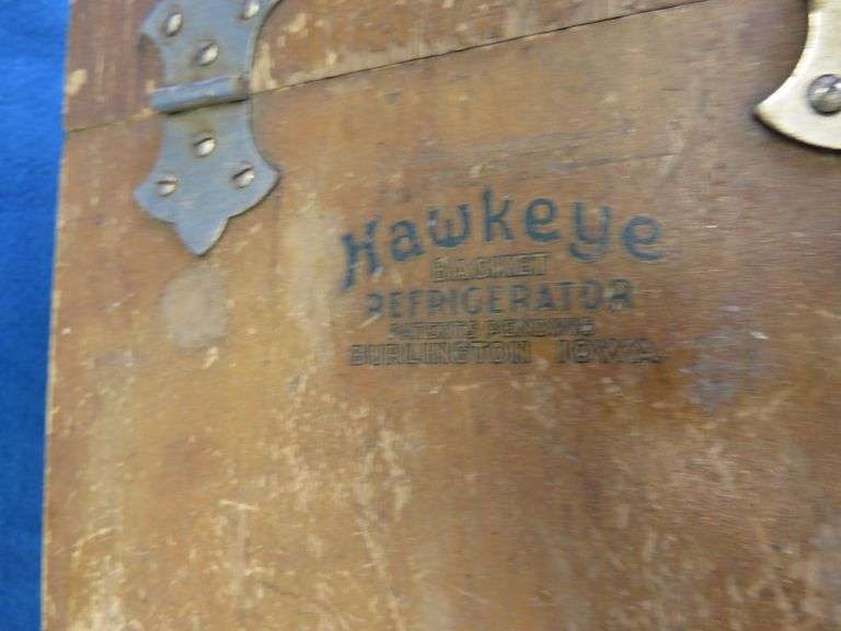 Hawkeye refrigerator wicker basket, Burlington, Iowa