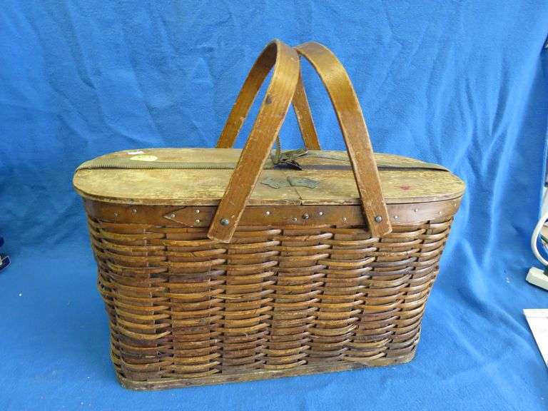 Hawkeye refrigerator wicker basket, Burlington, Iowa