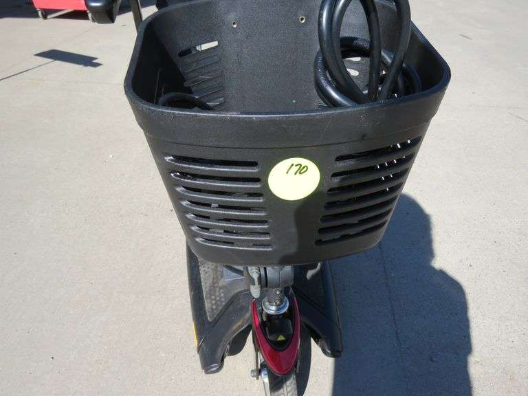 "GoGo" Elite Traveler Pride scouter. Complete and in excellent condition with two brand new batterie