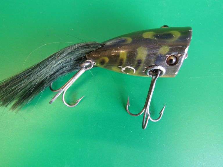 Vintage CCBC 2 1/4"Plunking Dinger in a frog color 1939-1953 with glass  eyes