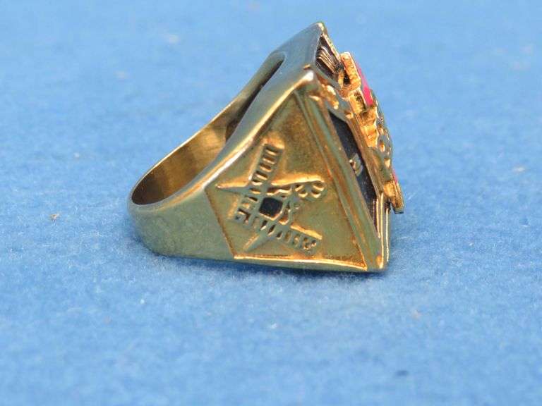 Masonic Knights Templar size 12.25 ring.  Unknown composition.