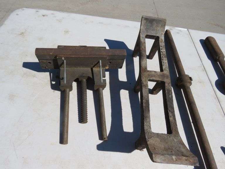 Two log grates and more log cast iron