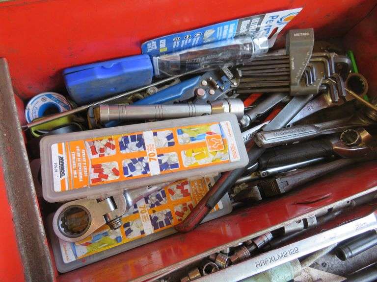 Large lot of mechanics tools including ratcheting gear wrenches from MATCO, Craftsman sockets and ra