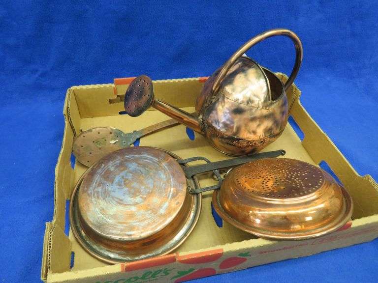 Vintage copper kitchenware