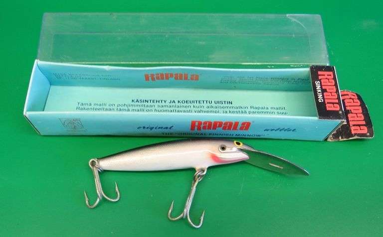 Rapala Sinking Magnum bait with the box. Appears unused