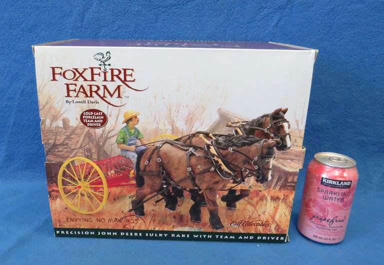 Ertl Foxfire Farm porcelain John Deere sulky and driver