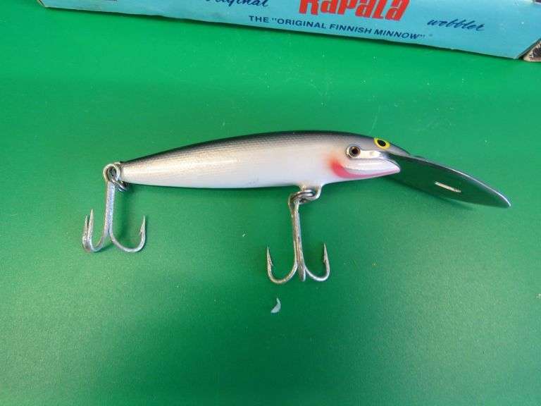 Rapala Sinking Magnum bait with the box. Appears unused